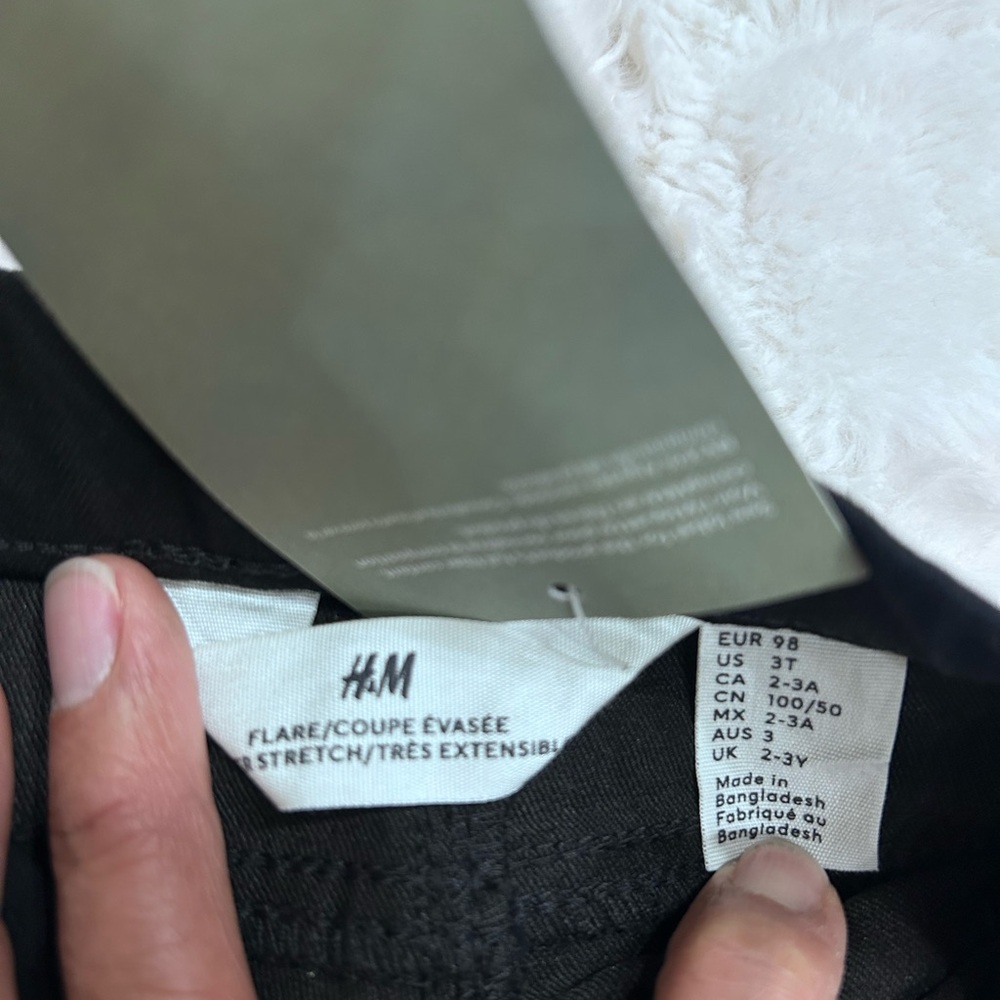 H&M NWT Girl Black Stretch Flare Jeans with Front and back pockets‎ Size 3T - Picture 5 of 8